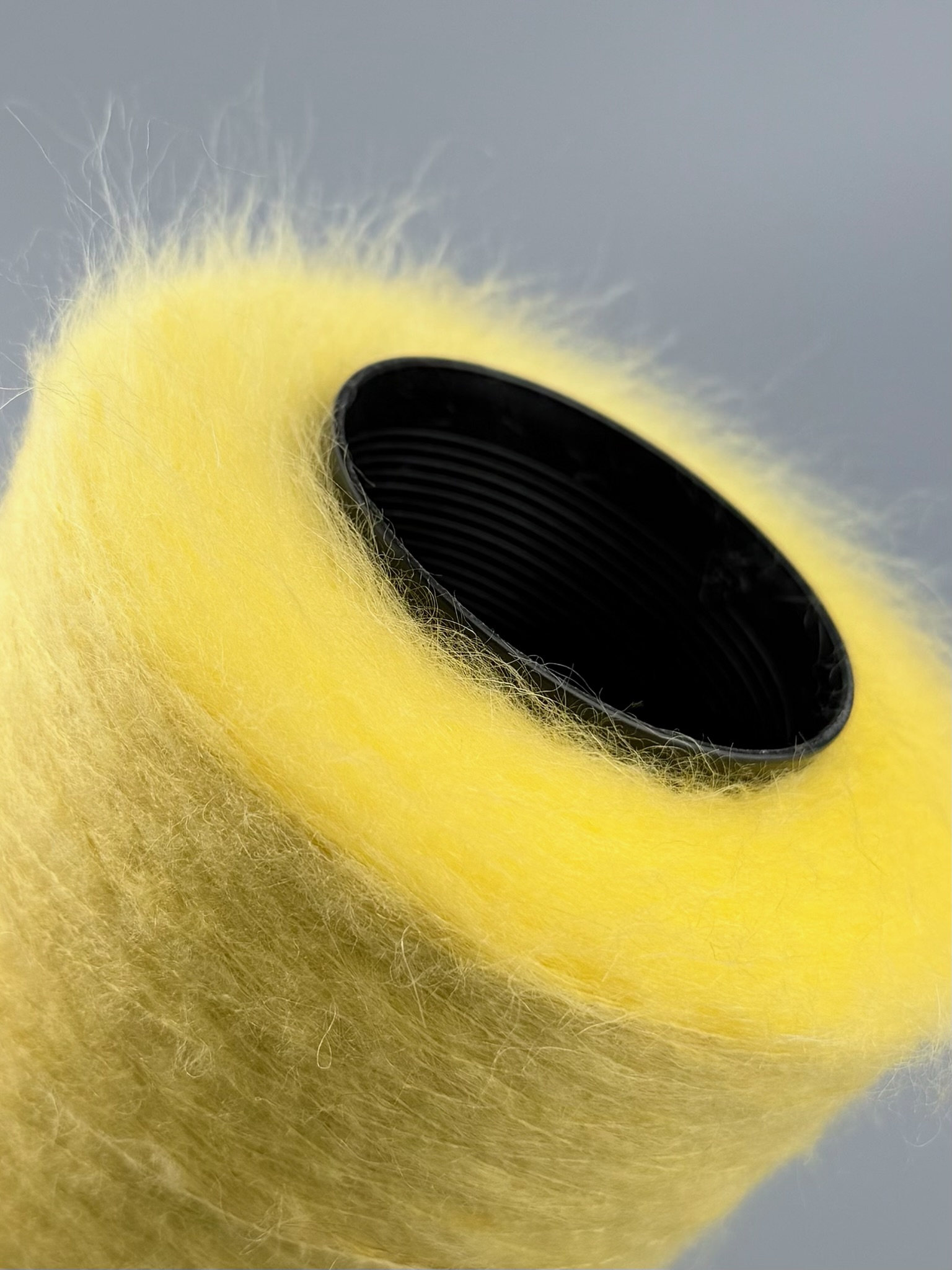 Mohair con Nylon 900 m / 100 g – Outlet – col. Giallo luminoso foto 3